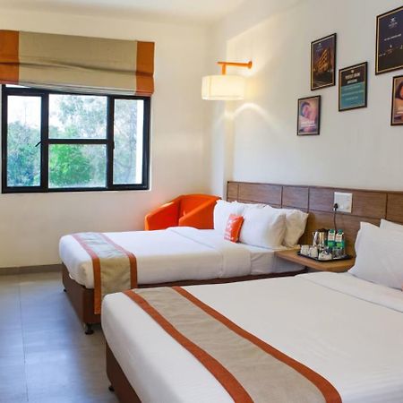 Max Hotels Jabalpur Exterior foto