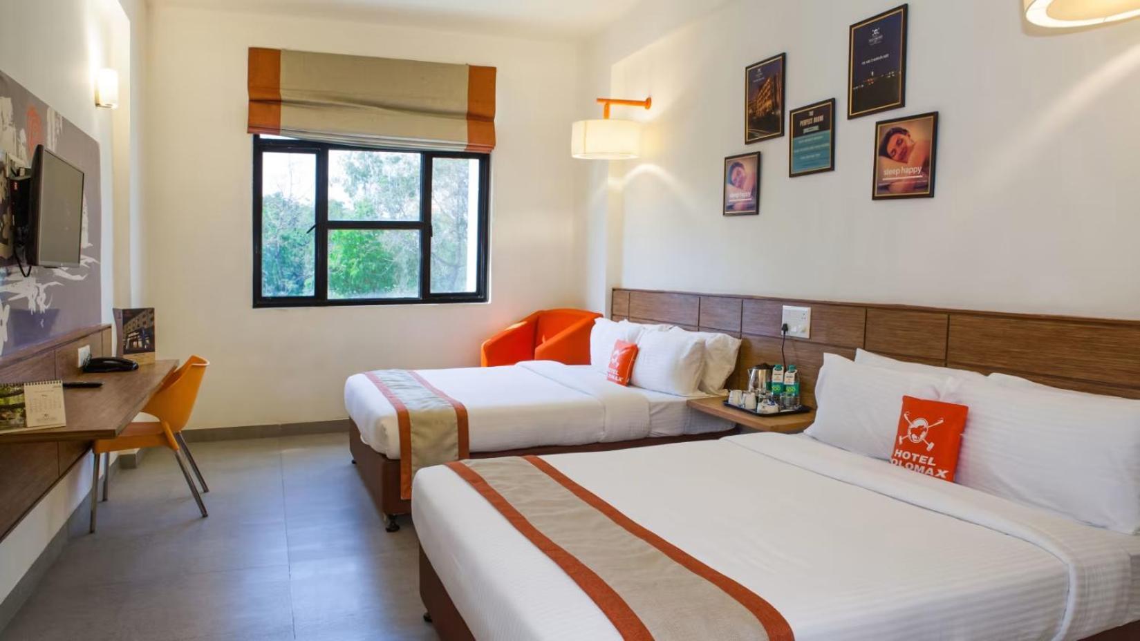 Max Hotels Jabalpur Exterior foto