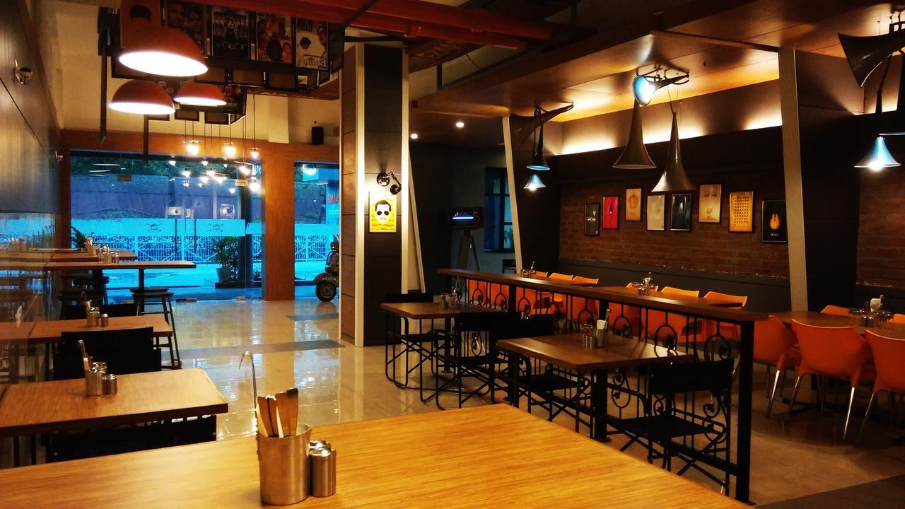 Max Hotels Jabalpur Exterior foto