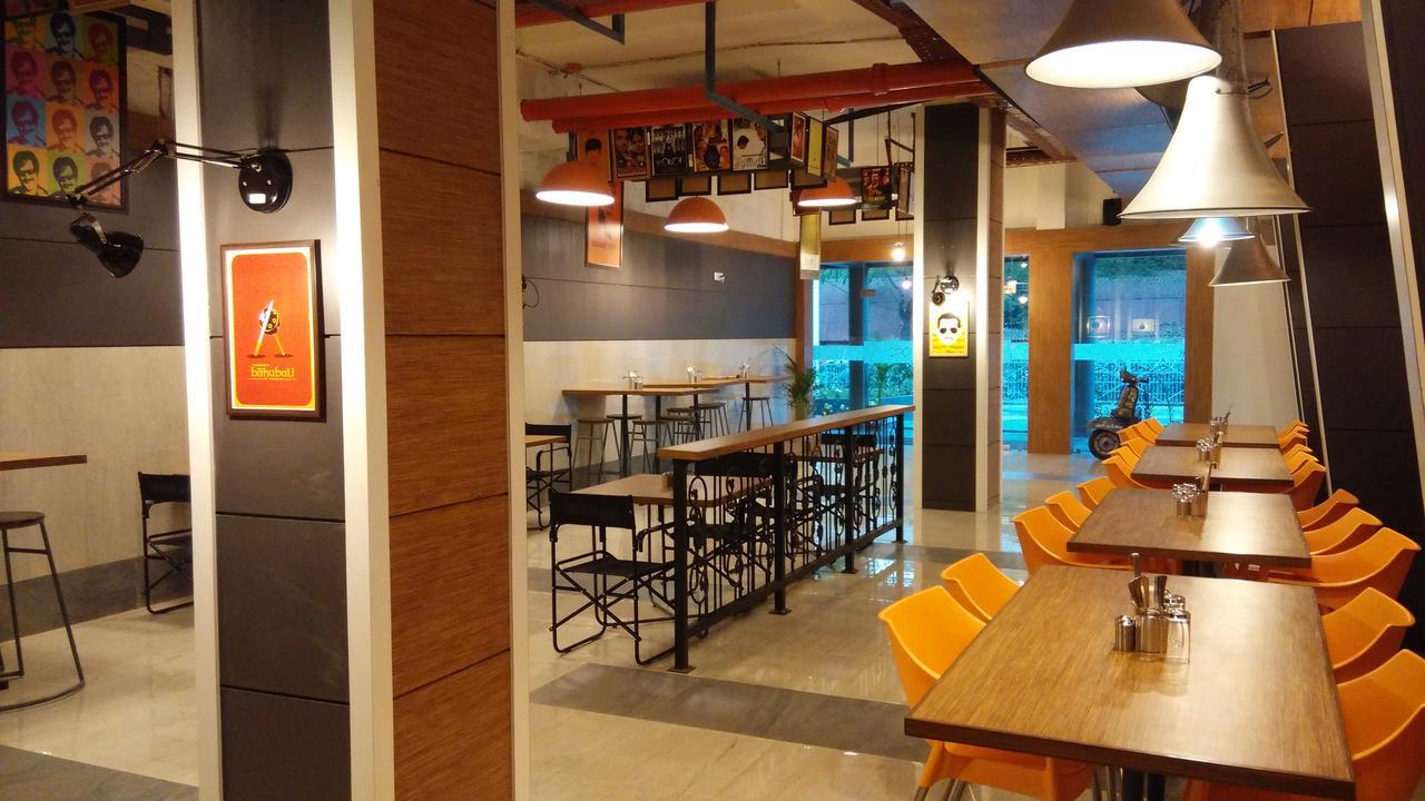 Max Hotels Jabalpur Exterior foto