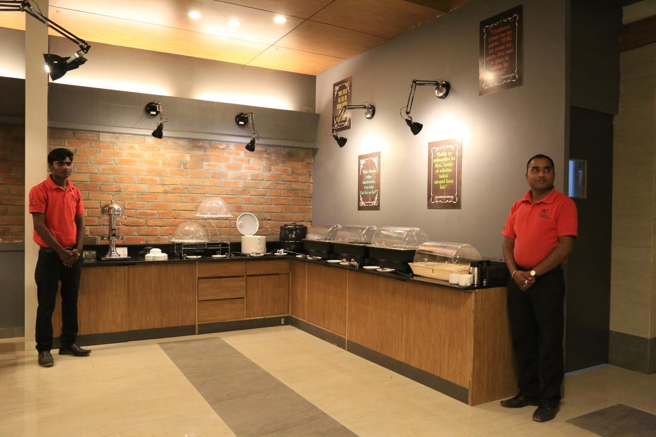 Max Hotels Jabalpur Exterior foto