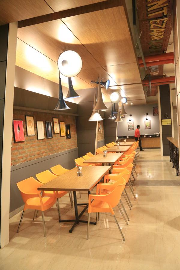 Max Hotels Jabalpur Exterior foto